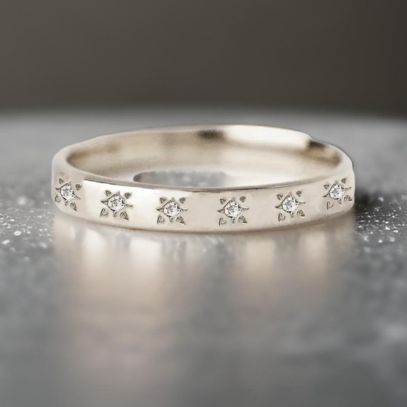 18K Silver Plated Star Rhinestones Stacking Band Ring in Silver - Picture 1 of 7
